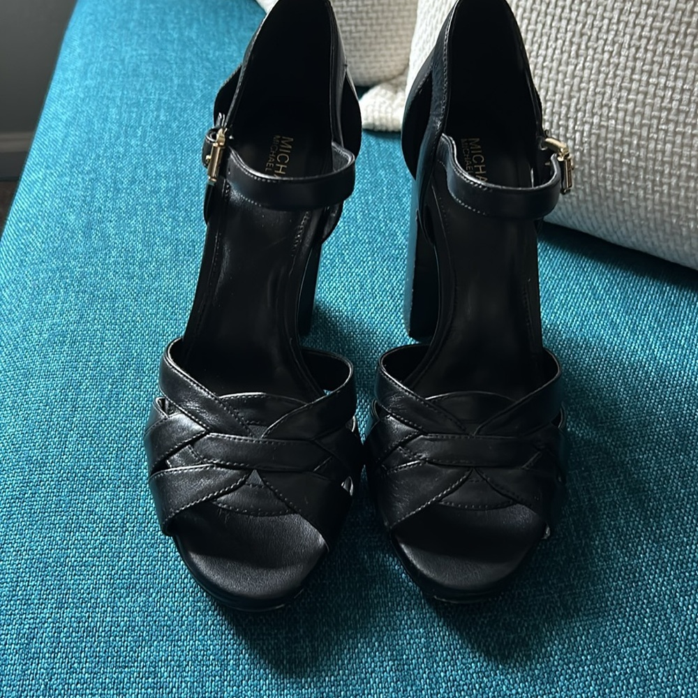 Michael Kors Annaliese platform heel size 7.5 black
